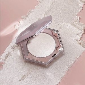 FENTY BEAUTY Diamond Bomb All-Over Diamond Veil